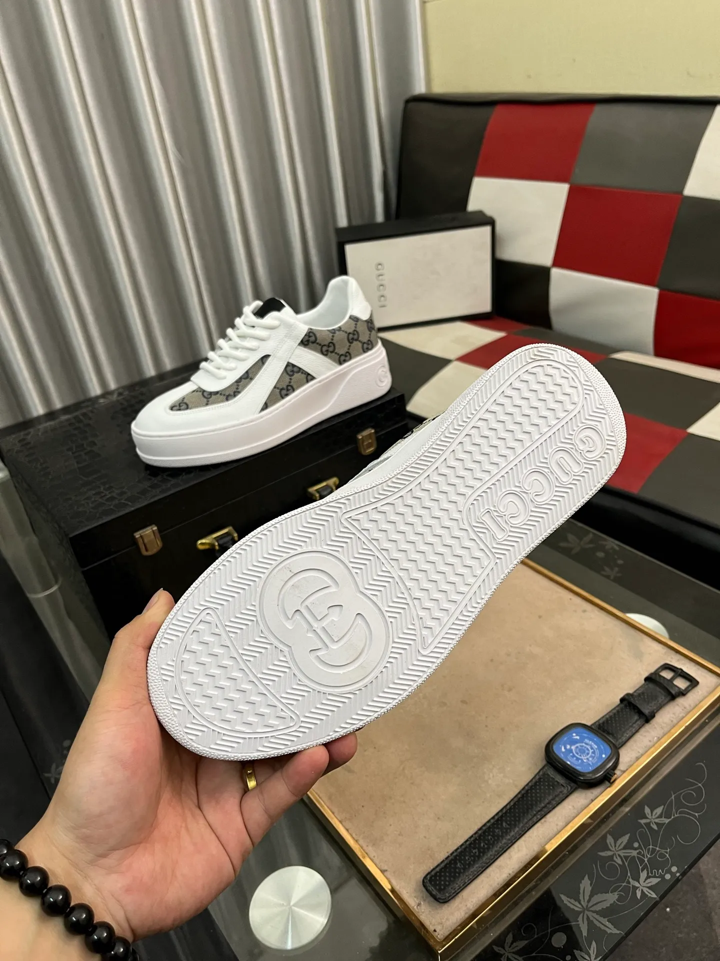 Men's shoes💰420⌚️⌚️[GUCCI] Gucci men's casual shoes are absolutely popular🔥The ultimate matching item for trendy men! The charm of super texture is irresistible, the main recommendation, the flower leather color is bright! The upper is made of high-quality cowhide with branded fabrics, pigskin lining for the feet, and wear-resistant rubber sole, which is noble and elegant! Extremely comfortable🎁🎁You can be as handsome as you want💪 38-443️⃣colors available